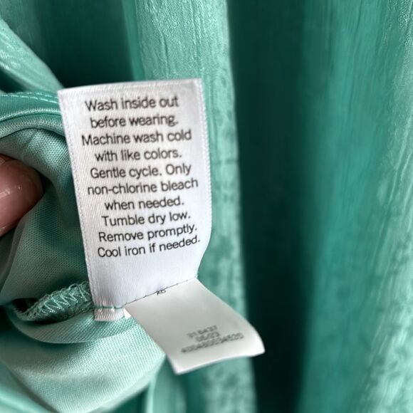 LC Lauren Conrad Satin Green Floral Balloon Sleeve Peasant Blouse Top Plus Sz 1x - Picture 12 of 12